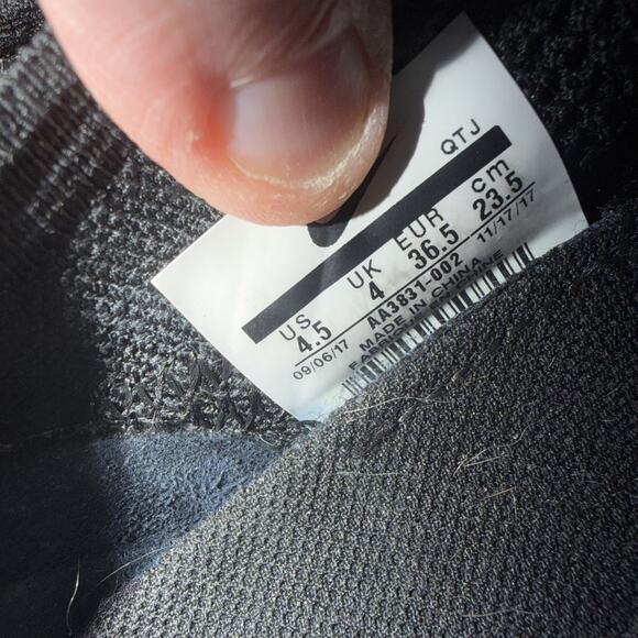 Size 4.5 - Off-White x Nike Air VaporMax Part 2 main image 4